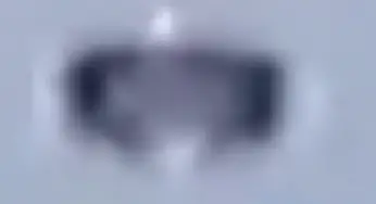 Daytime UFO filmed over Paris, Kentucky 20-Oct-2012