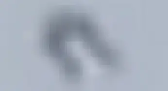 Daytime UFO sighting filmed over Maine