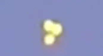Bystander catches bizarre lights flying across the Argentinian sky