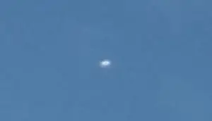 Daytime UFO caught on tape over Abilene, Kansas 4-Aug-2016 • Latest UFO ...