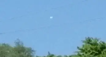 Bright orb flying over Southfield, Michigan 24-Jun-2016
