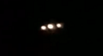 Two triangular UFOs over Levittown, Pennsylvania 4-Nov-2016