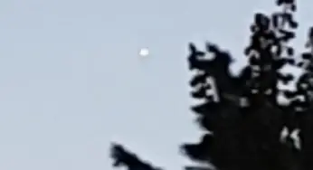 UFO caught on tape over Salisbury, Wiltshire, UK – December 2016
