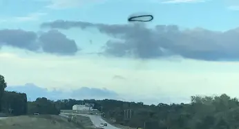 Black ring caught on tape over Jefferson City, Missouri 17-Sep-2017