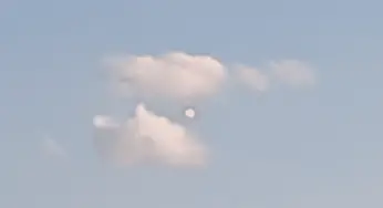 Driver filmed UFO over Canterbury, NH 1-Oct-2020