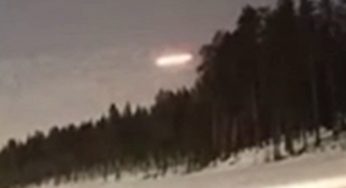 Fast UFO filmed on live stream from Sodankyla, Finland 13-Mar-2022