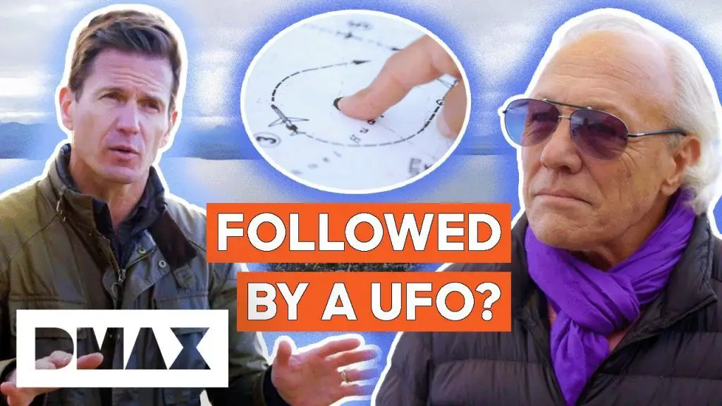 Pilot Witnesses UFO FOLLOWING His Plane 