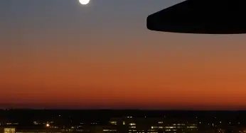 ✈️ Mysterious Orb Spotted Near Helsinki Airport – UFO Sighting Leaves Passenger and Pilot Baffled